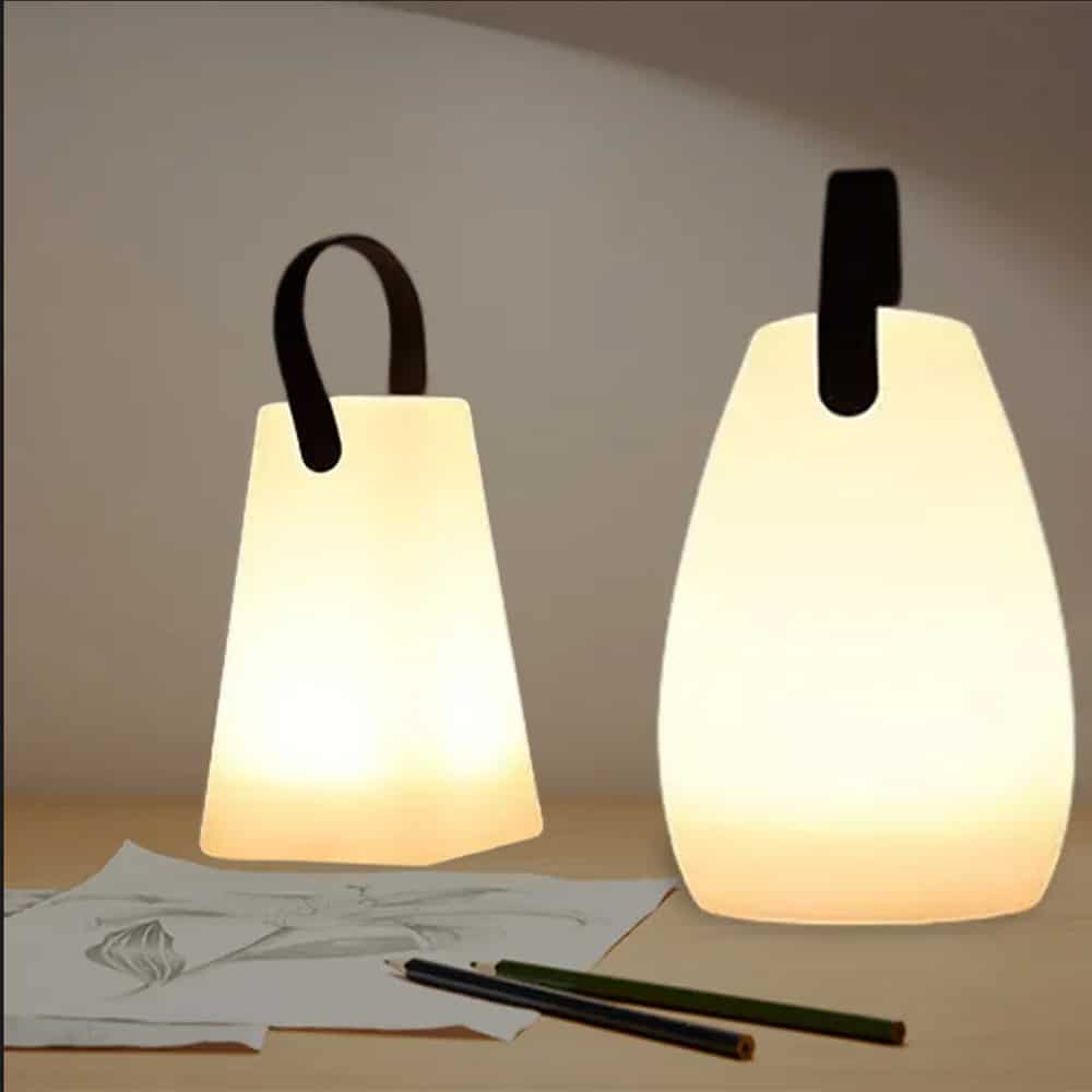 Bordlampe LED med hank - firkantet eller oval - RGB farveskift -